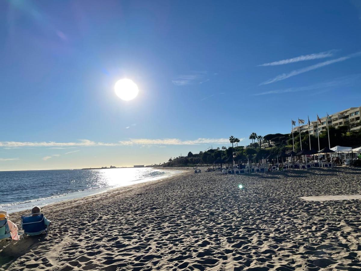Beautiful Holiday Apartment 2 Bedroom Beach And Pool Malaga Marbella Calahonda Royale Mijas Costa Spain Екстериор снимка
