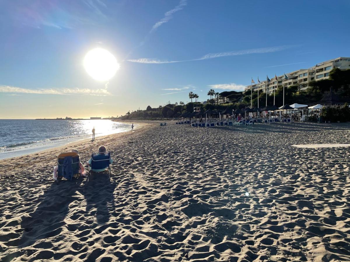 Beautiful Holiday Apartment 2 Bedroom Beach And Pool Malaga Marbella Calahonda Royale Mijas Costa Spain Екстериор снимка