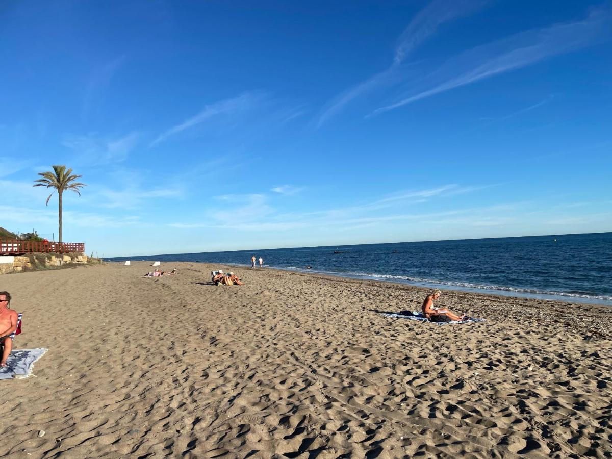 Beautiful Holiday Apartment 2 Bedroom Beach And Pool Malaga Marbella Calahonda Royale Mijas Costa Spain Екстериор снимка