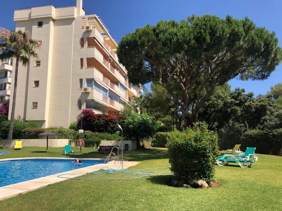 Beautiful Holiday Apartment 2 Bedroom Beach And Pool Malaga Marbella Calahonda Royale Mijas Costa Spain Екстериор снимка